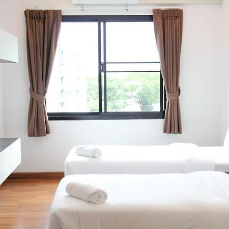 V-Twin Donjan Service Apartment Чиангмай Экстерьер фото