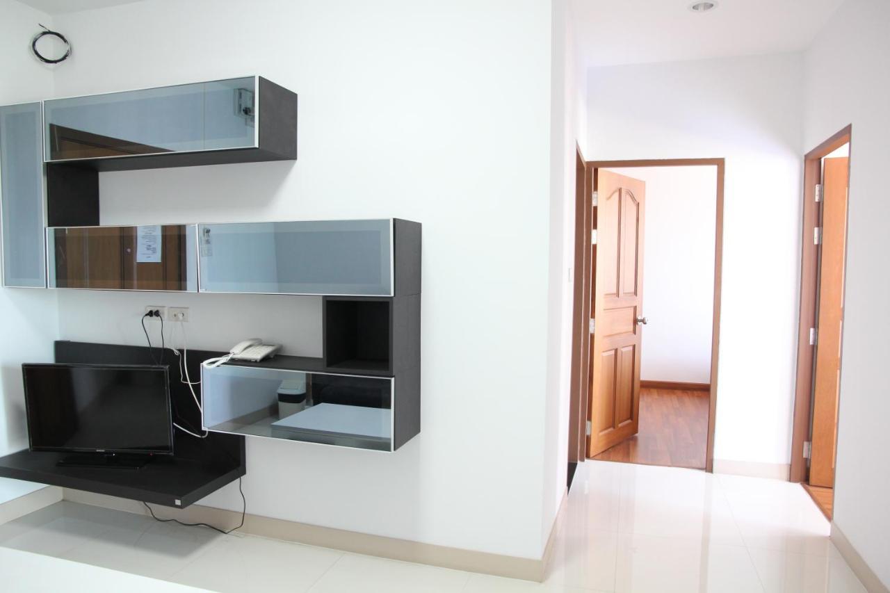 V-Twin Donjan Service Apartment Чиангмай Экстерьер фото