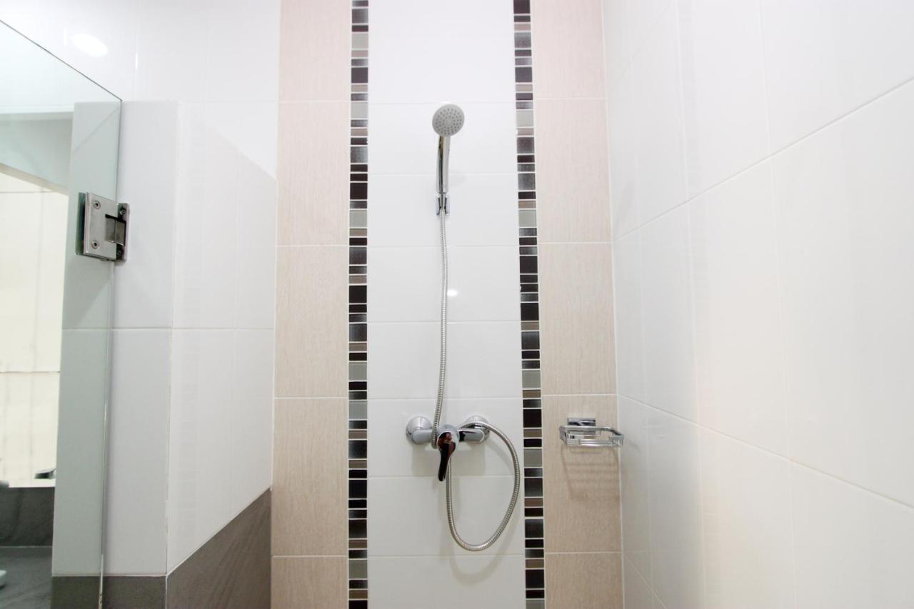 V-Twin Donjan Service Apartment Чиангмай Экстерьер фото
