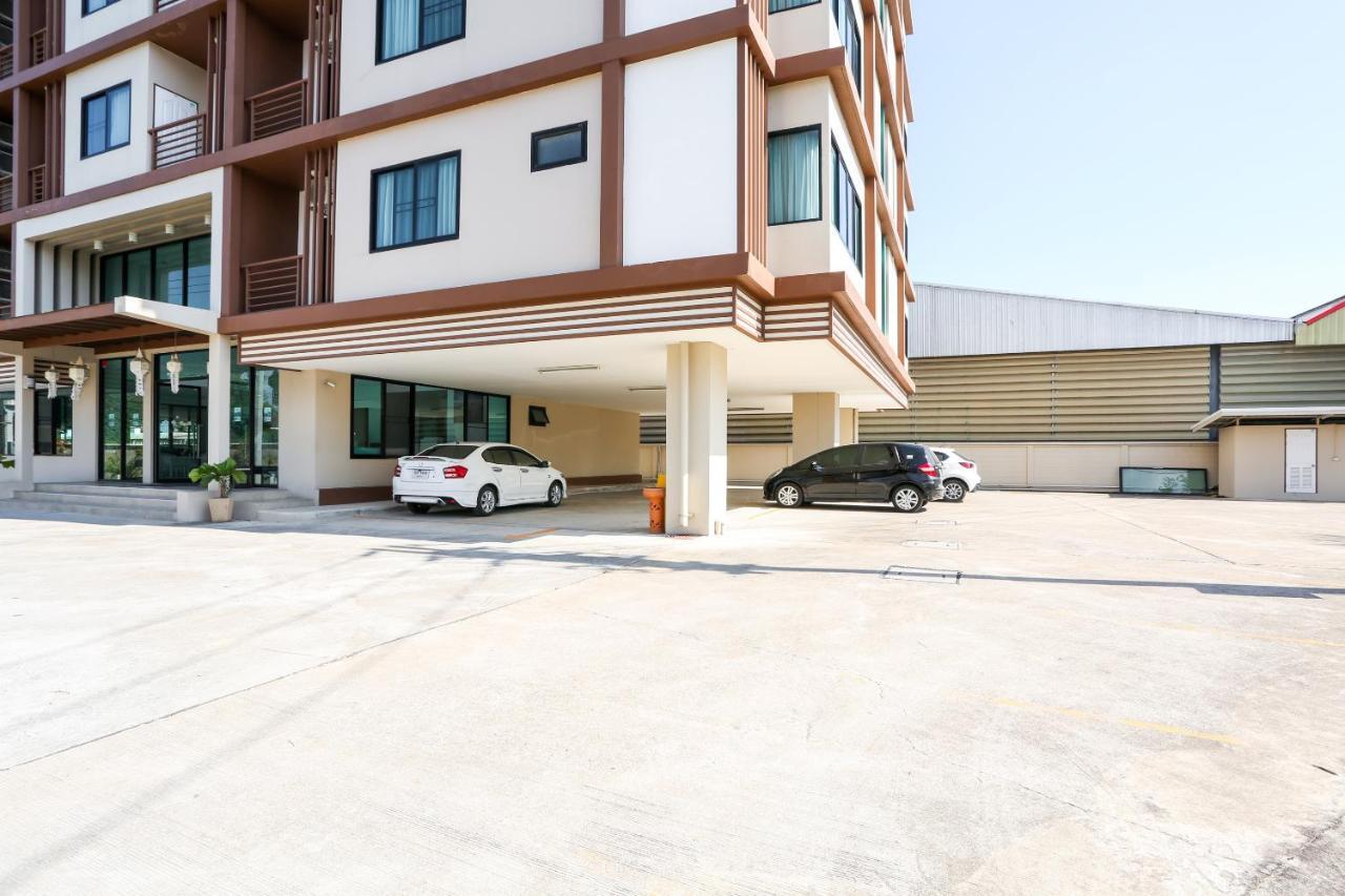 V-Twin Donjan Service Apartment Чиангмай Экстерьер фото