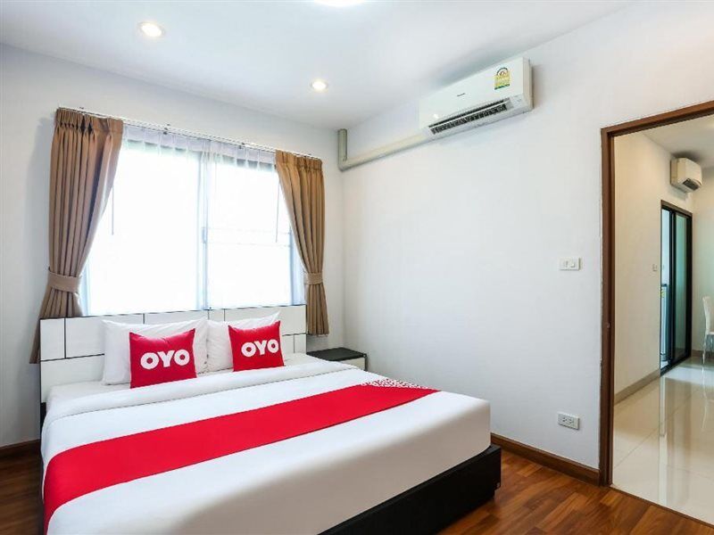 V-Twin Donjan Service Apartment Чиангмай Экстерьер фото