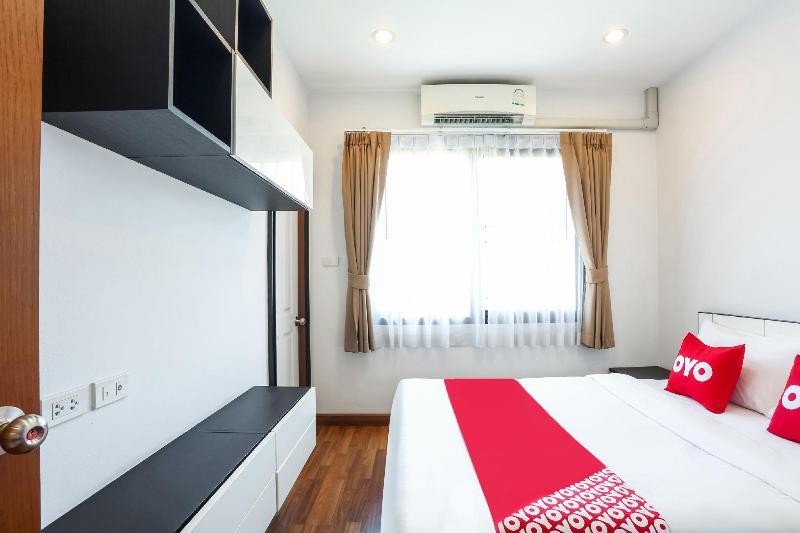 V-Twin Donjan Service Apartment Чиангмай Экстерьер фото
